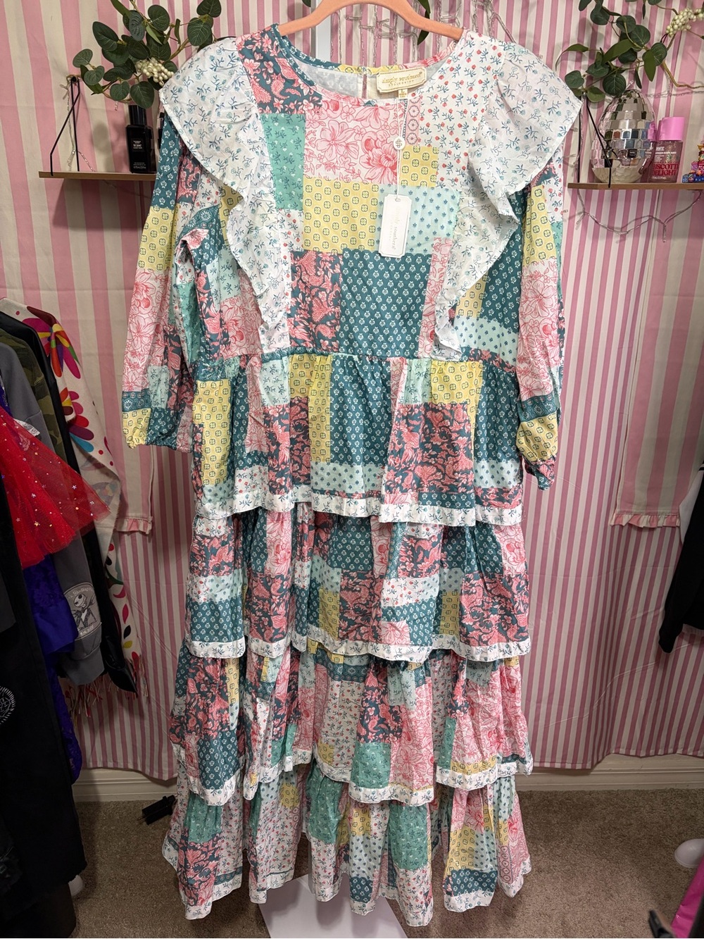 Simply Southern NWT patchwork Tiered Ruffle Dress L B 38” - Picture 2 of 5
